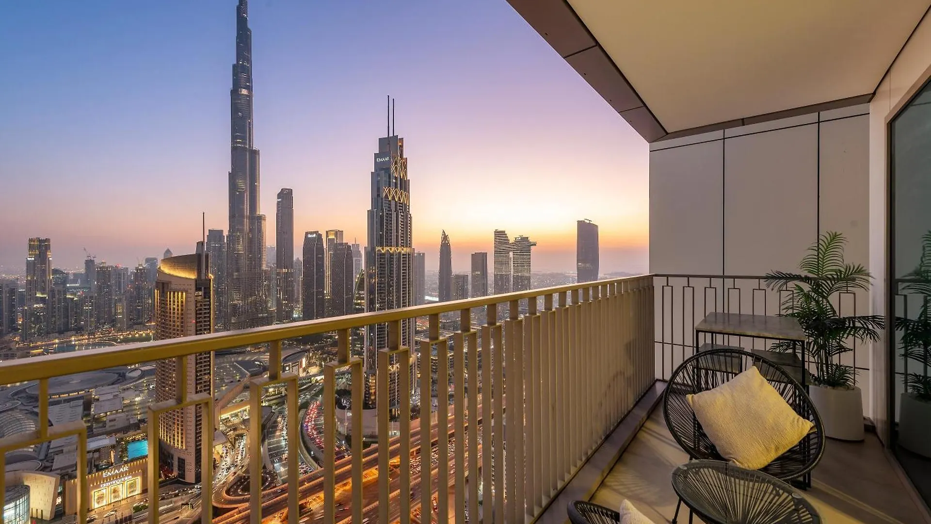 4Br With Spacious Balcony & Stunning Burj Khalifa Views Dubai